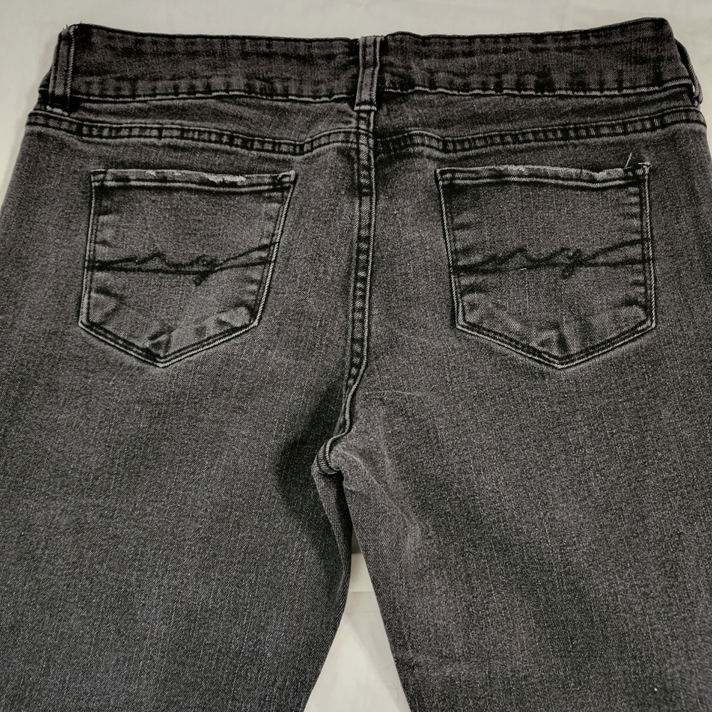 New York & Co. Women's Cropped Distressed Cuffed Boyfriend Black Jeans 👖 - Picture 8 of 13